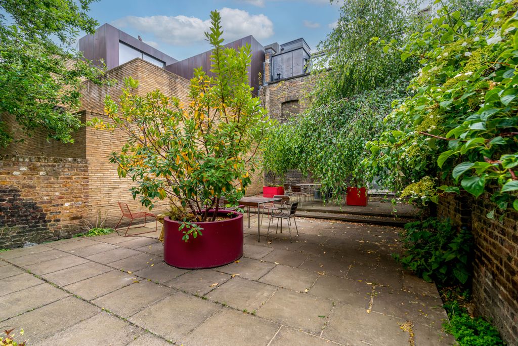 Property photo 3 of 27 Apartment 04 - Photo HQ-19.Jpg