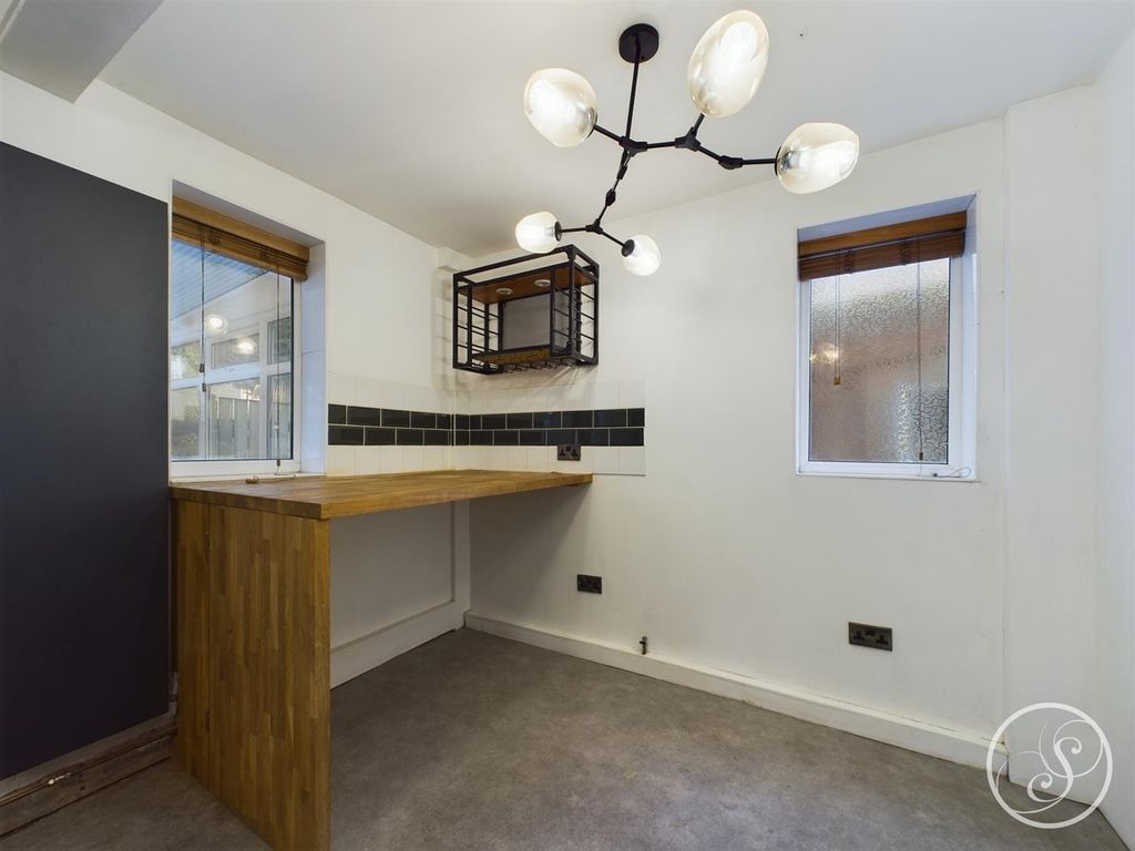 Property photo 3 of 16 Cam02071G0-Pr0439-Still005.Jpg