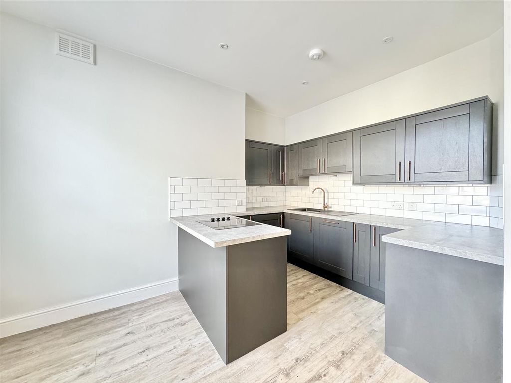 Property photo 3 of 29