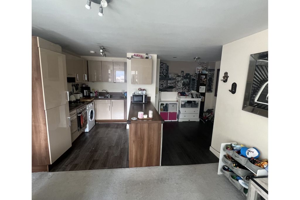 Property photo 2 of 11 Kitchen/Diner