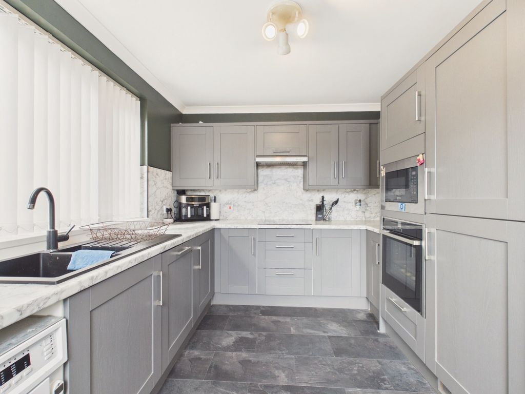 Property photo 2 of 16 4881574