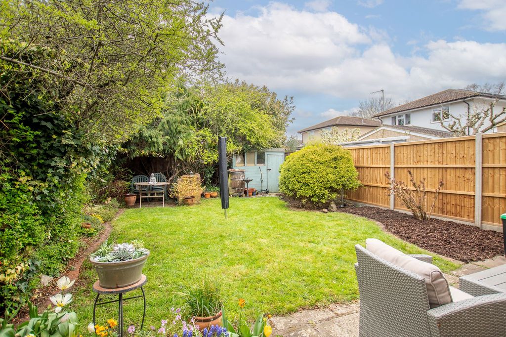 Property photo 2 of 16 Garden