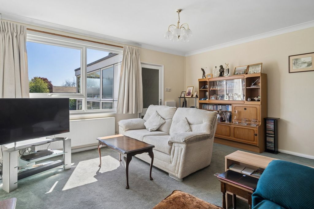 Property photo 2 of 20