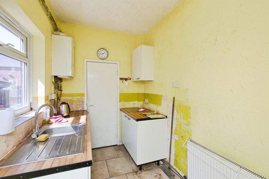 Property photo 2 of 20