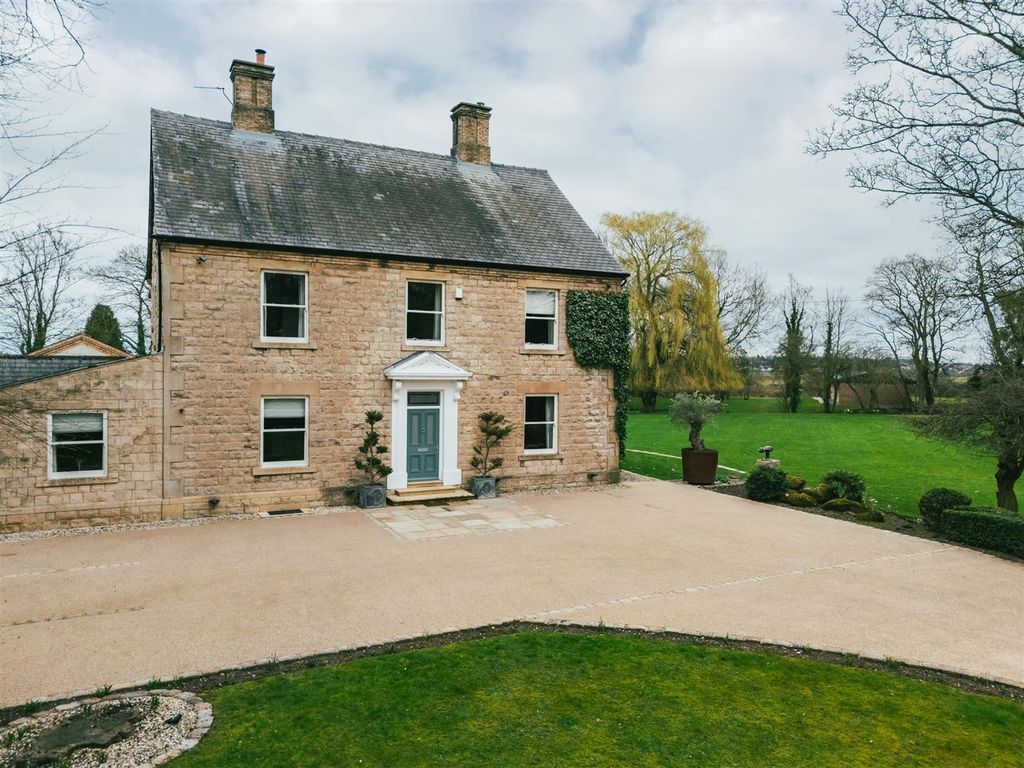 Property photo 1 of 40 Exterior And Gardens