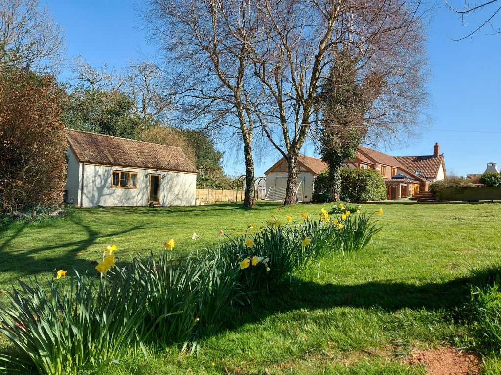 Property photo 1 of 32