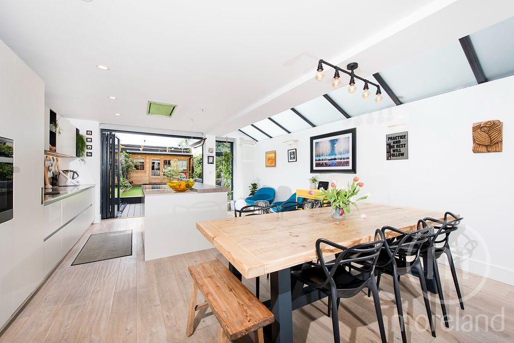 Property photo 3 of 17 1530024