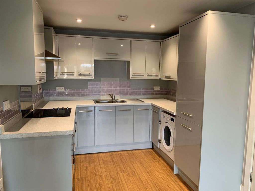 Property photo 2 of 6 Kitchen.Jpg