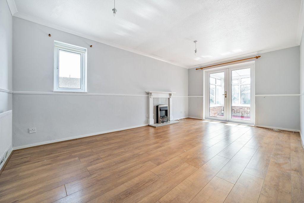 Property photo 2 of 25