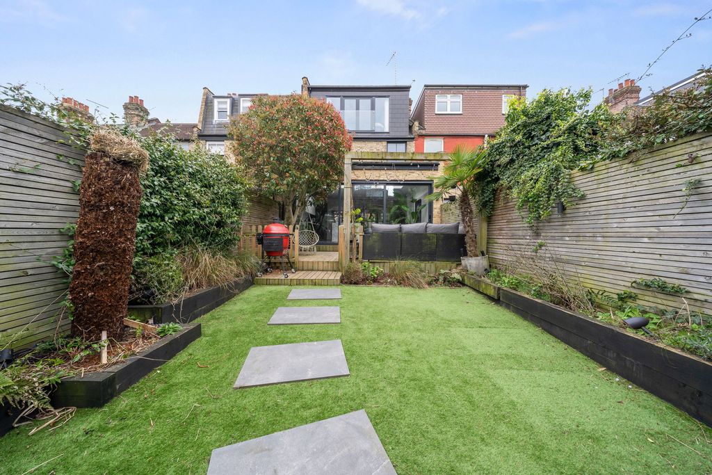 Property photo 3 of 19