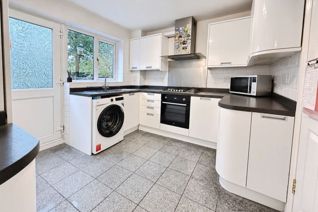 Property photo 2 of 10 Pbox-Img.Png
