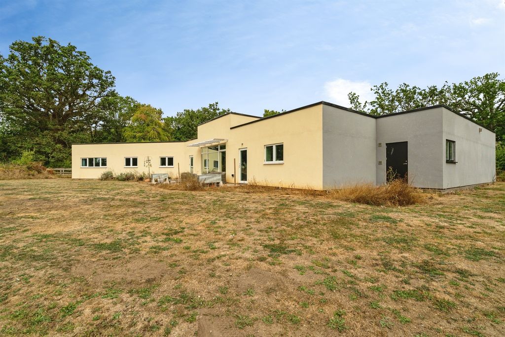 Property photo 1 of 25