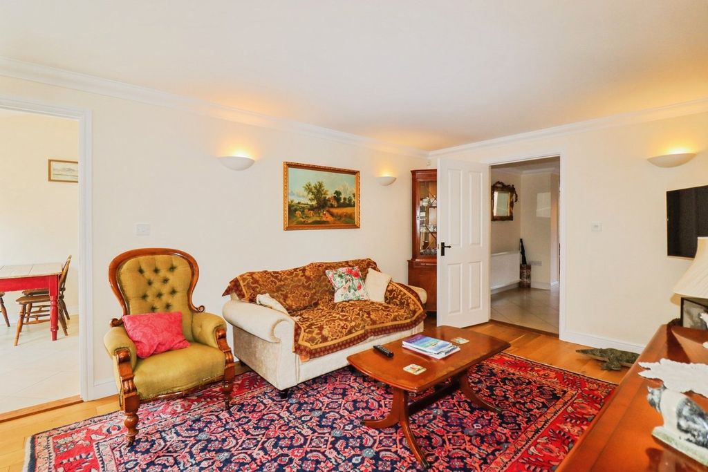 Property photo 3 of 19