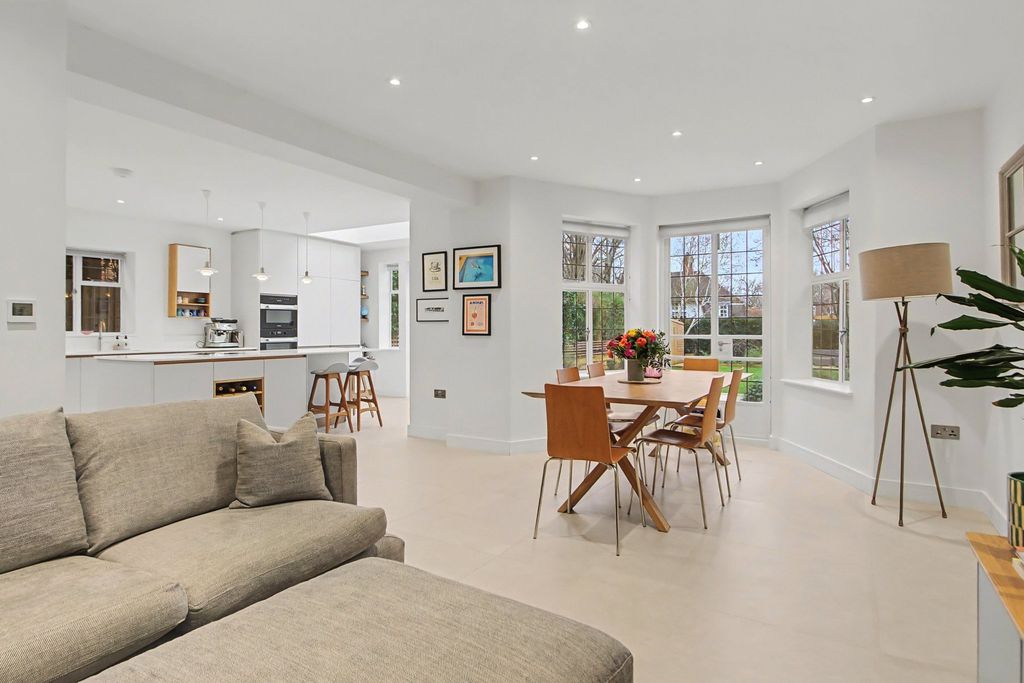 Property photo 2 of 15 Picture No. 03