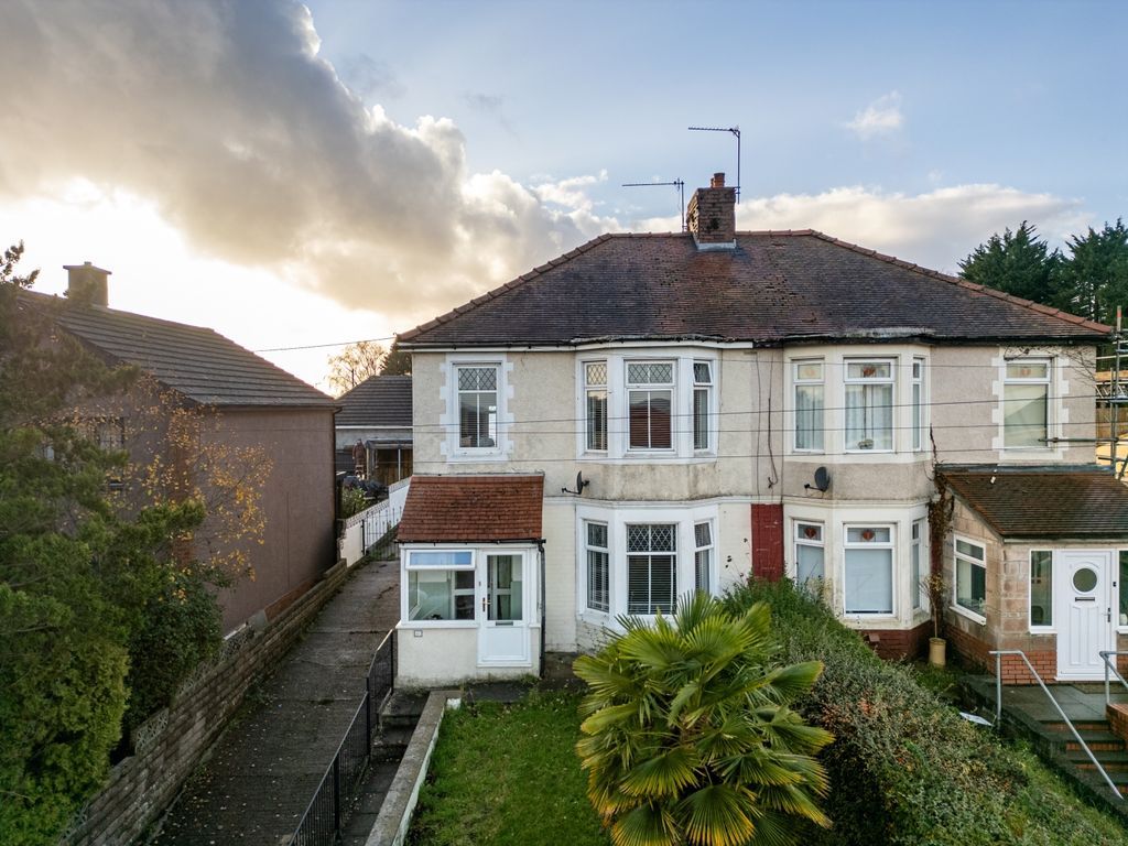 Property photo 1 of 26 Glasllwch Crescent-1