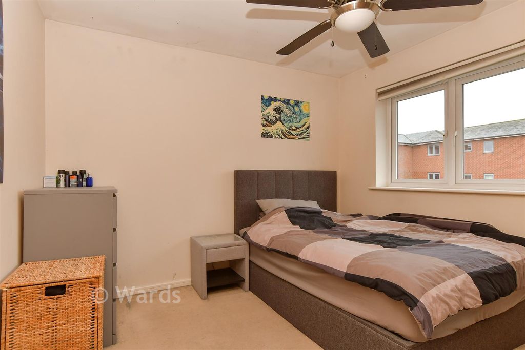 Property photo 1 of 7 Bedroom 1