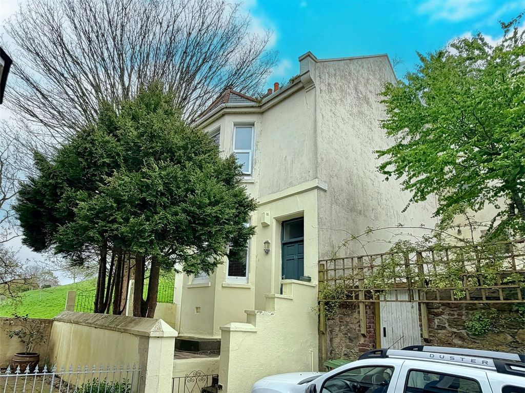 Property photo 1 of 6 Front.Jpeg