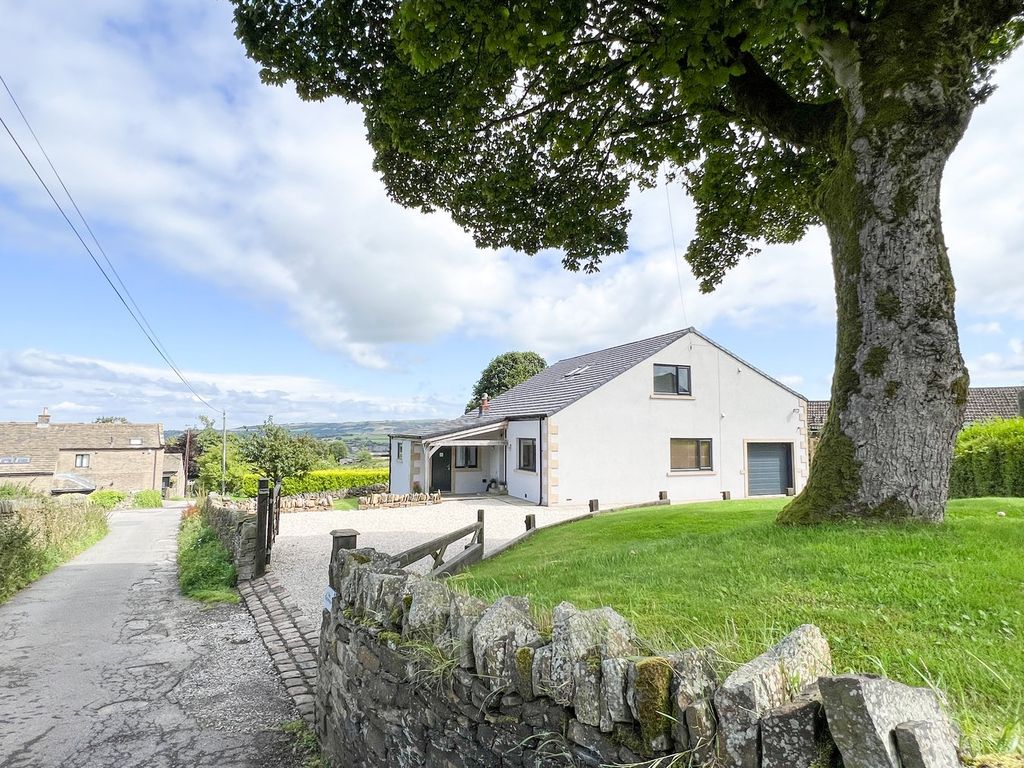 Property photo 3 of 37