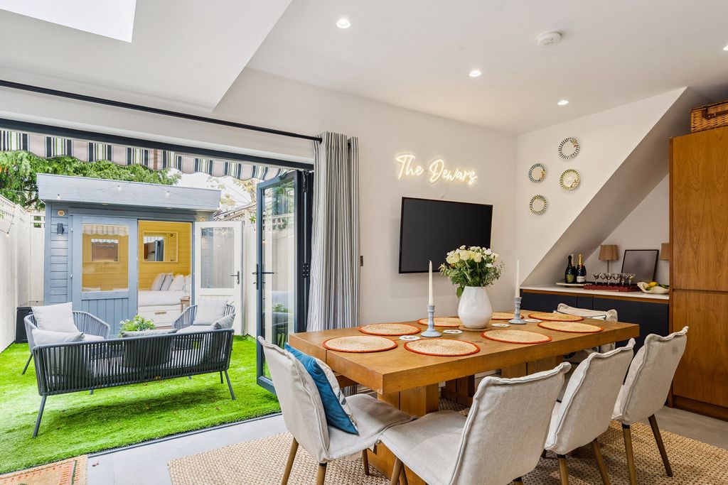 Property photo 1 of 29