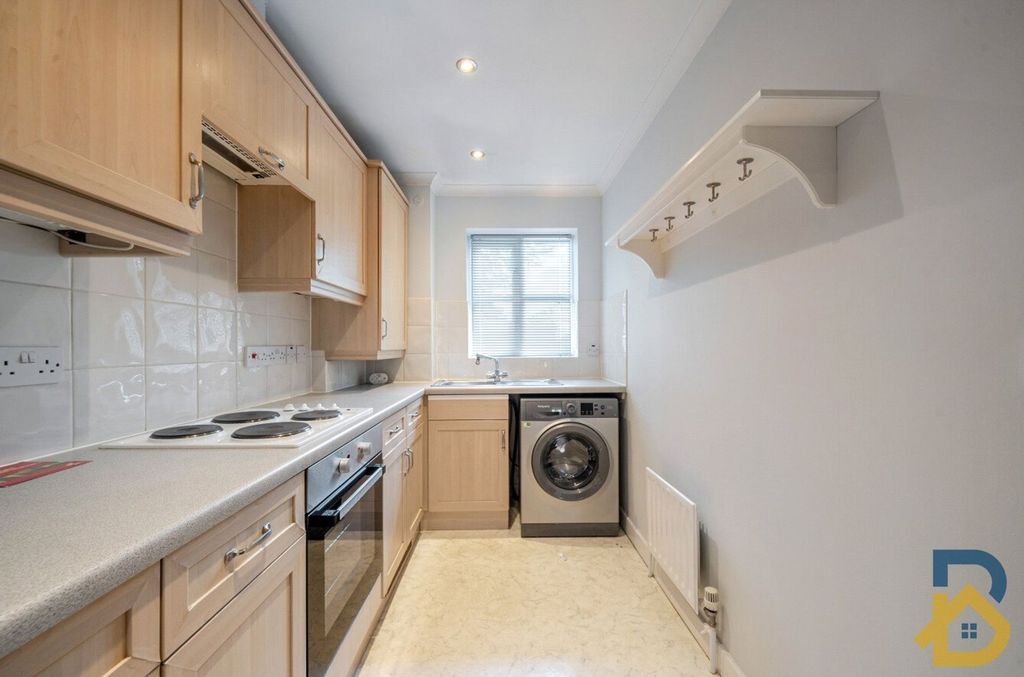 Property photo 2 of 9 Picture No. 27