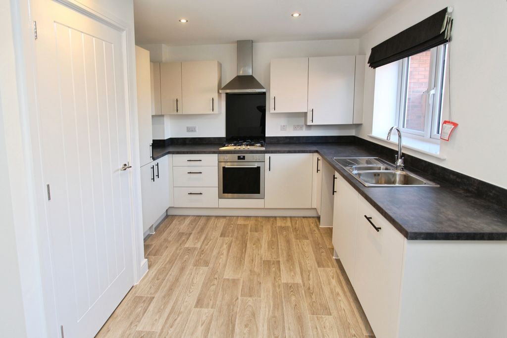 Property photo 2 of 18