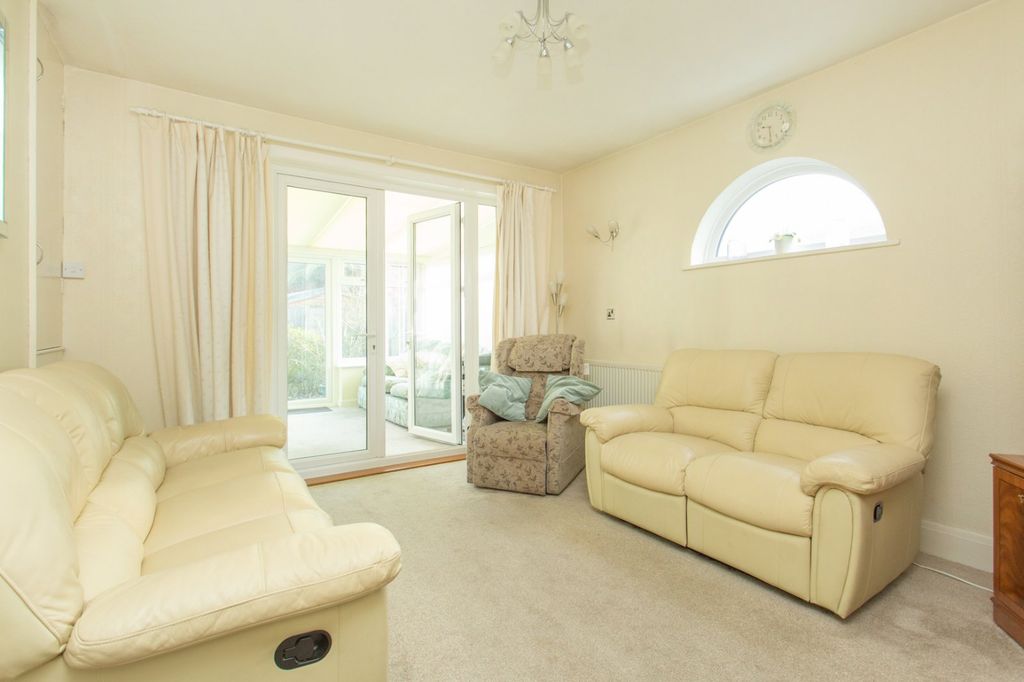 Property photo 2 of 12 Picture 2