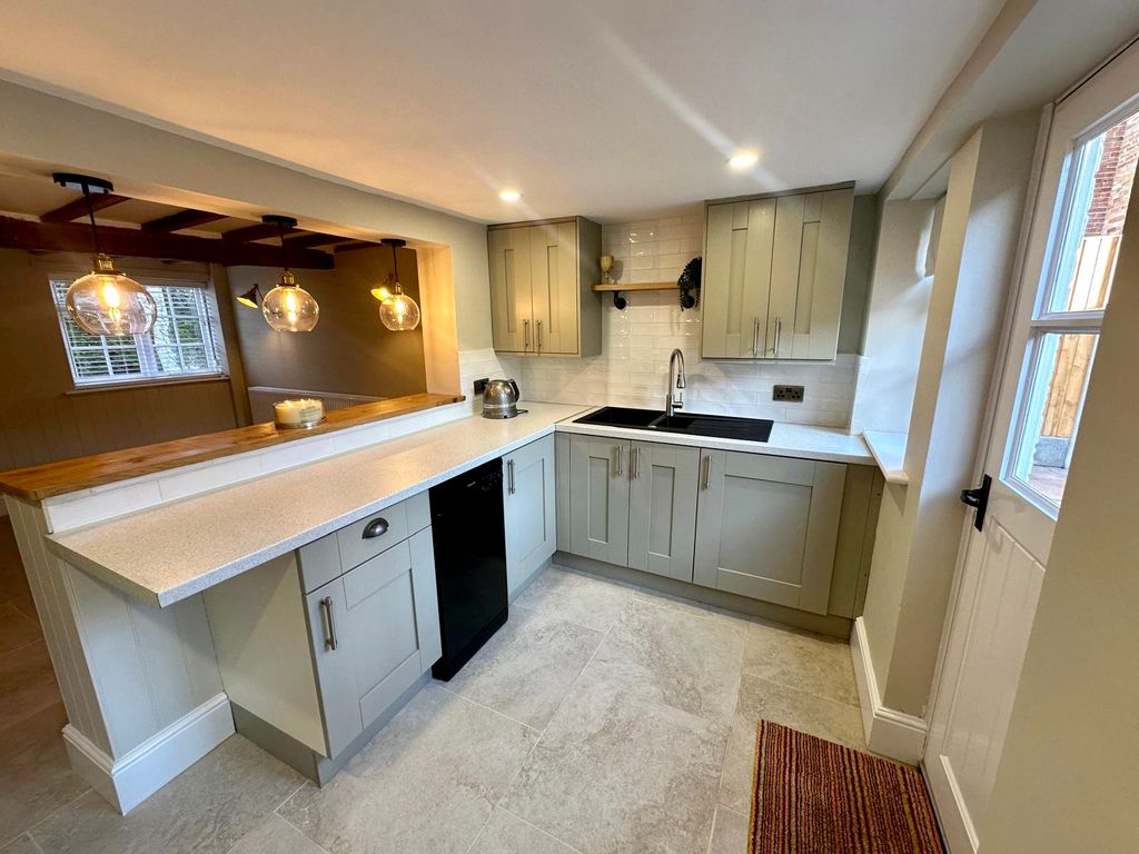 Property photo 2 of 11