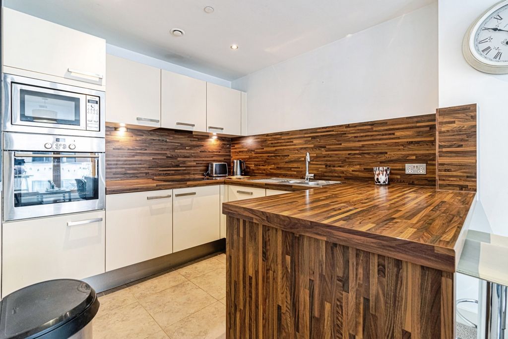 Property photo 3 of 9 Photo