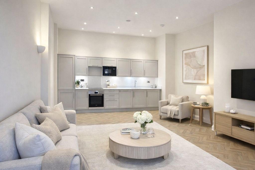 Property photo 1 of 8 Kitchen Lounge