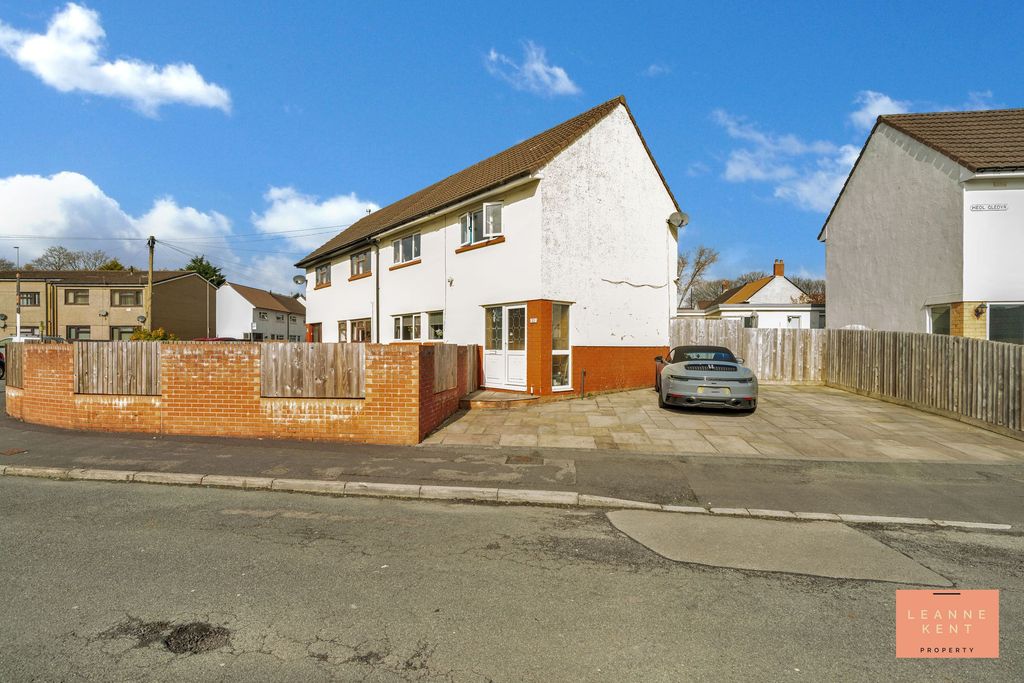 Property photo 2 of 31
