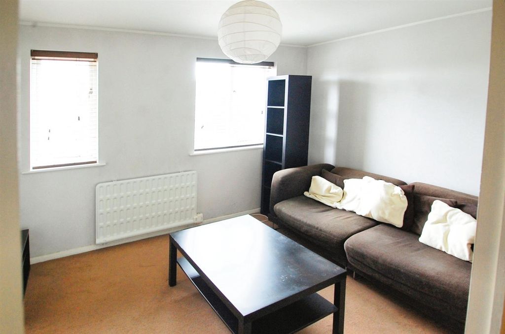 Property photo 3 of 4 6232Babe-Lounge.Jpg