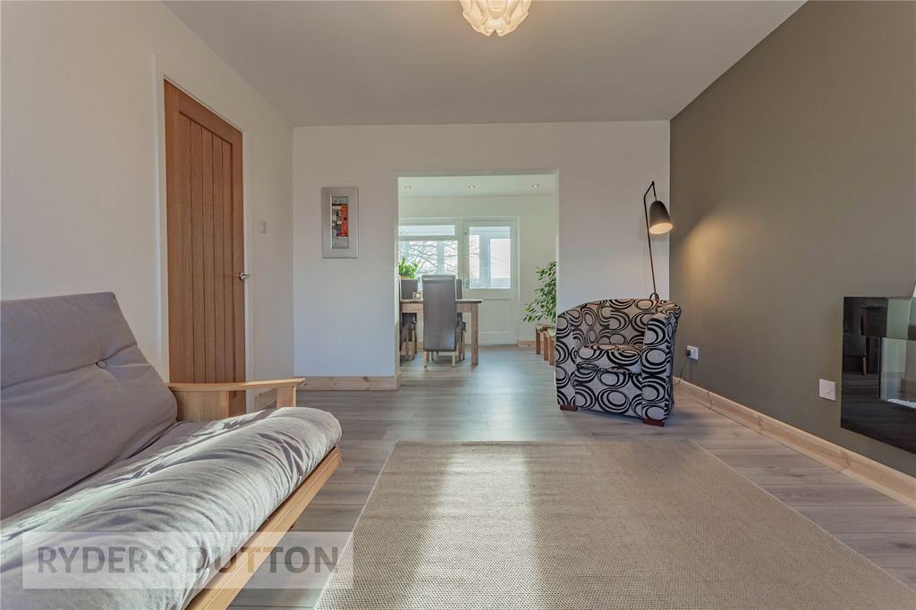 Property photo 3 of 23 Lounge To Diner