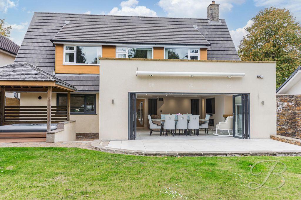 Property photo 2 of 28 Rear Garden