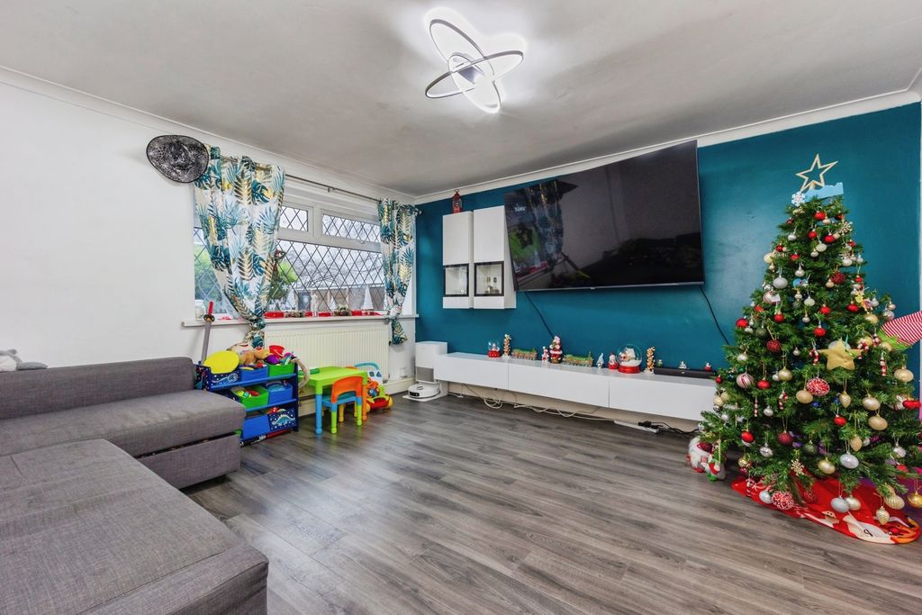 Property photo 2 of 21 Pbox-Img.Jpg