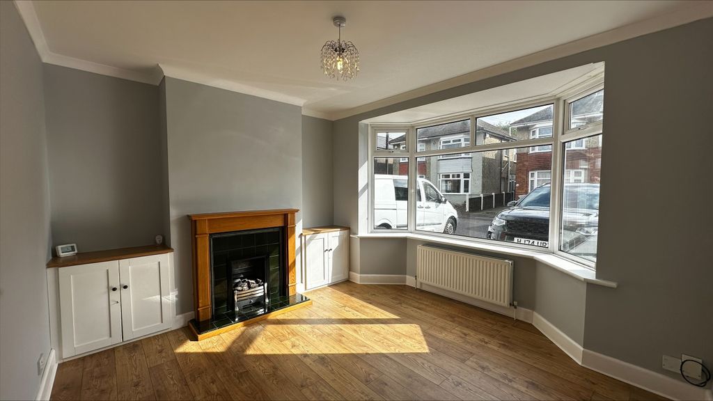Property photo 2 of 11