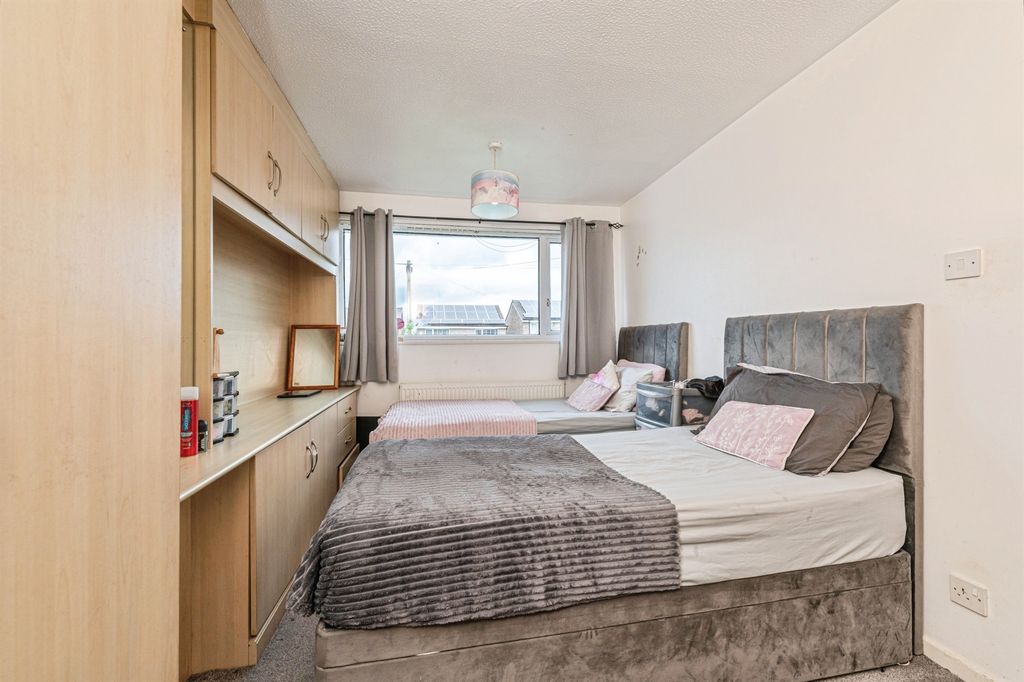 Additional image 7 of 3 bed semi-detached house for saleChalcroft Close, Heckmondwike WF16