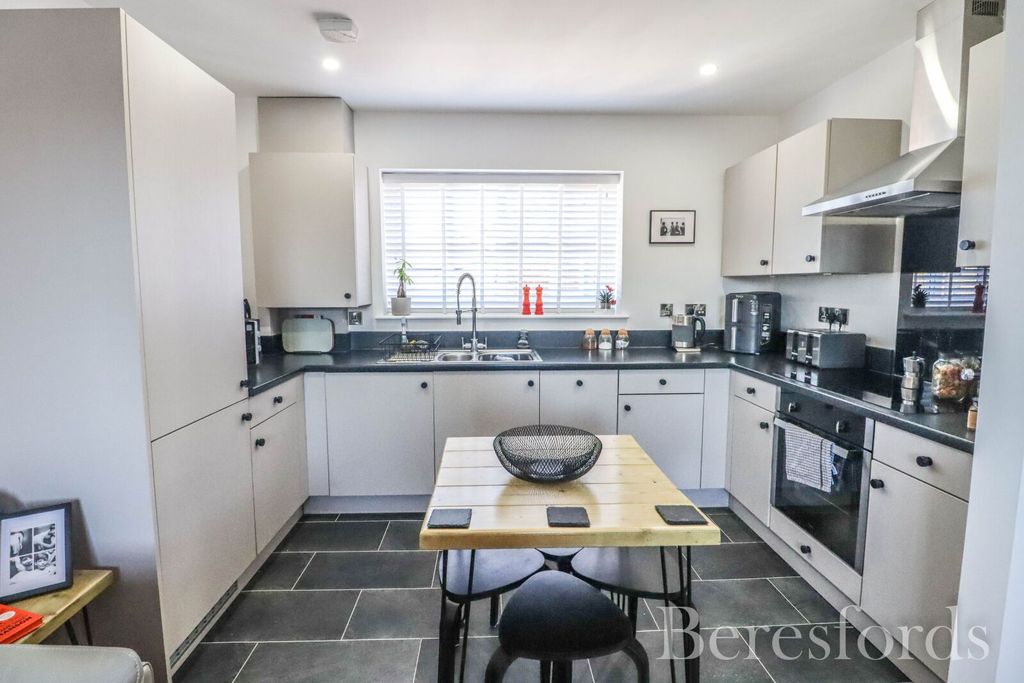 Property photo 2 of 9 Picture No. 45