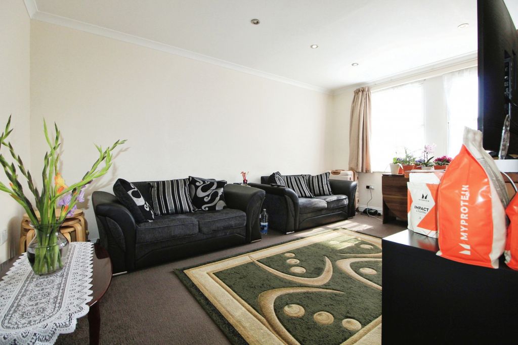 Property photo 2 of 12 Gallery