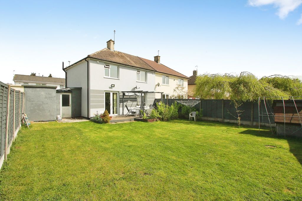 Property photo 2 of 21 Rear Gatrden