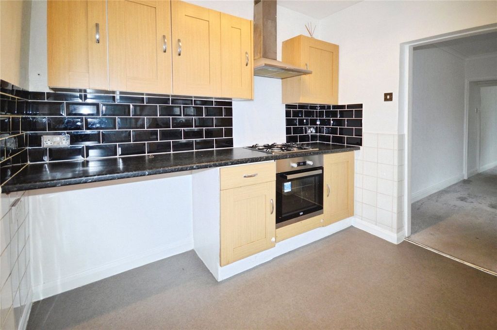 Property photo 3 of 15 Kitchen