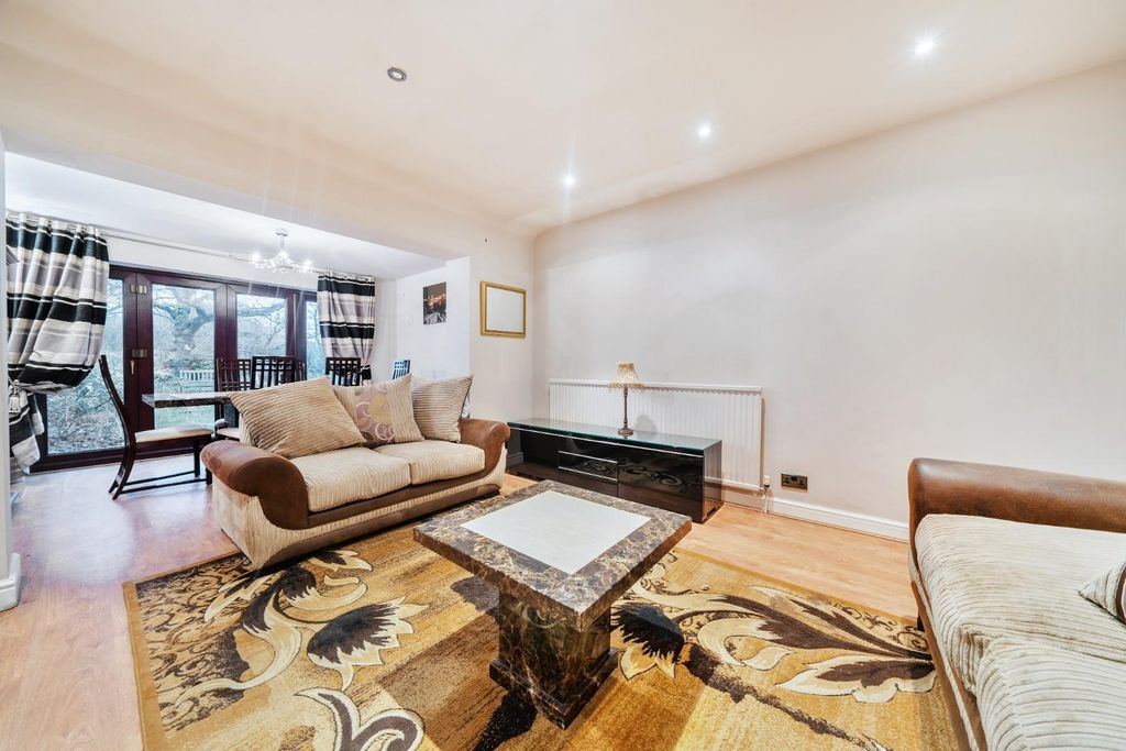 Property photo 3 of 21 1405258-3-6978972E7c717.Jpg