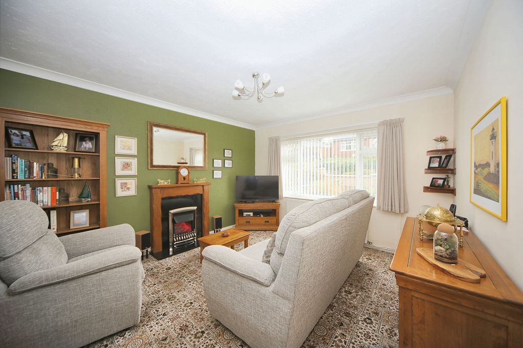 Property photo 3 of 25