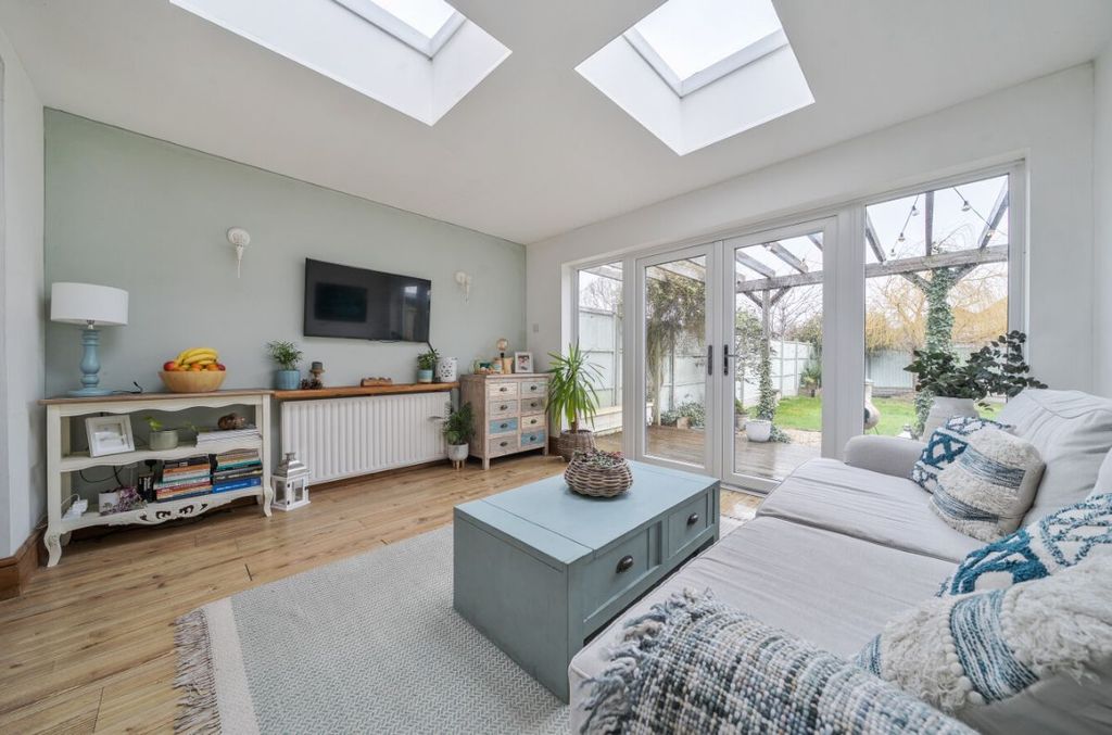 Property photo 2 of 21