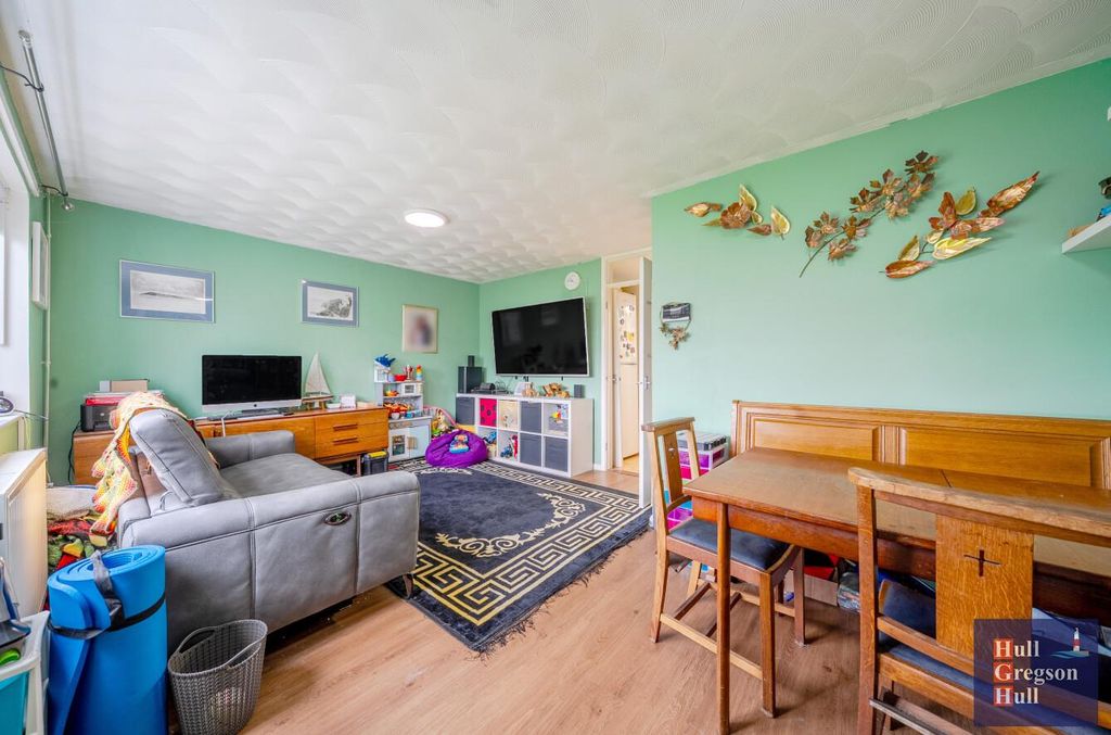 Property photo 2 of 14 81Ab2Aec-990E-40d0-8B85-42681Ea2F4c4.Jpg