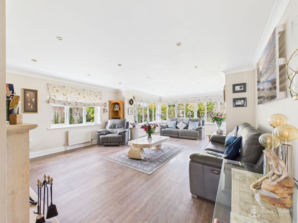 Property photo 1 of 31 Living Room- Mark Stephens Ewemove Newmarket And S