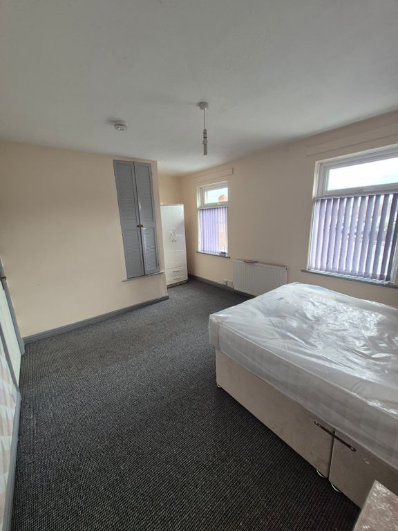 Property photo 1 of 3