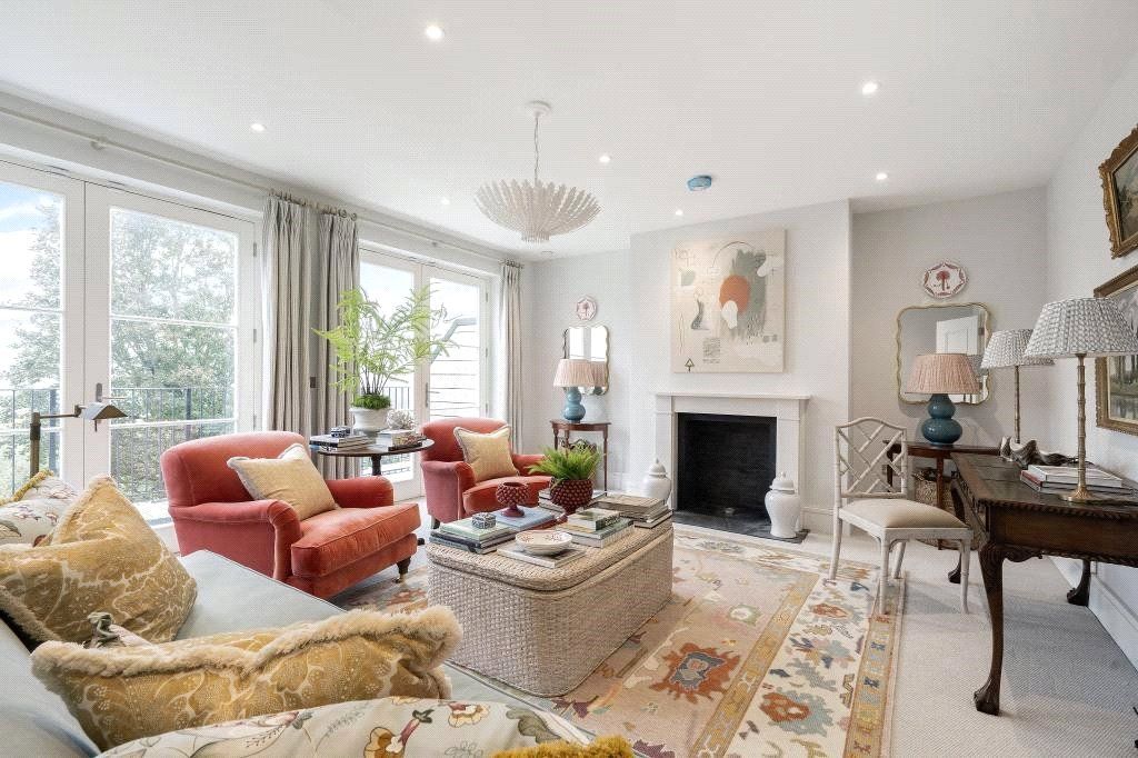 Property photo 2 of 25 Show Home