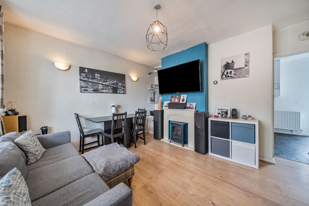 Property photo 2 of 22 1347396-11-68B6c6...