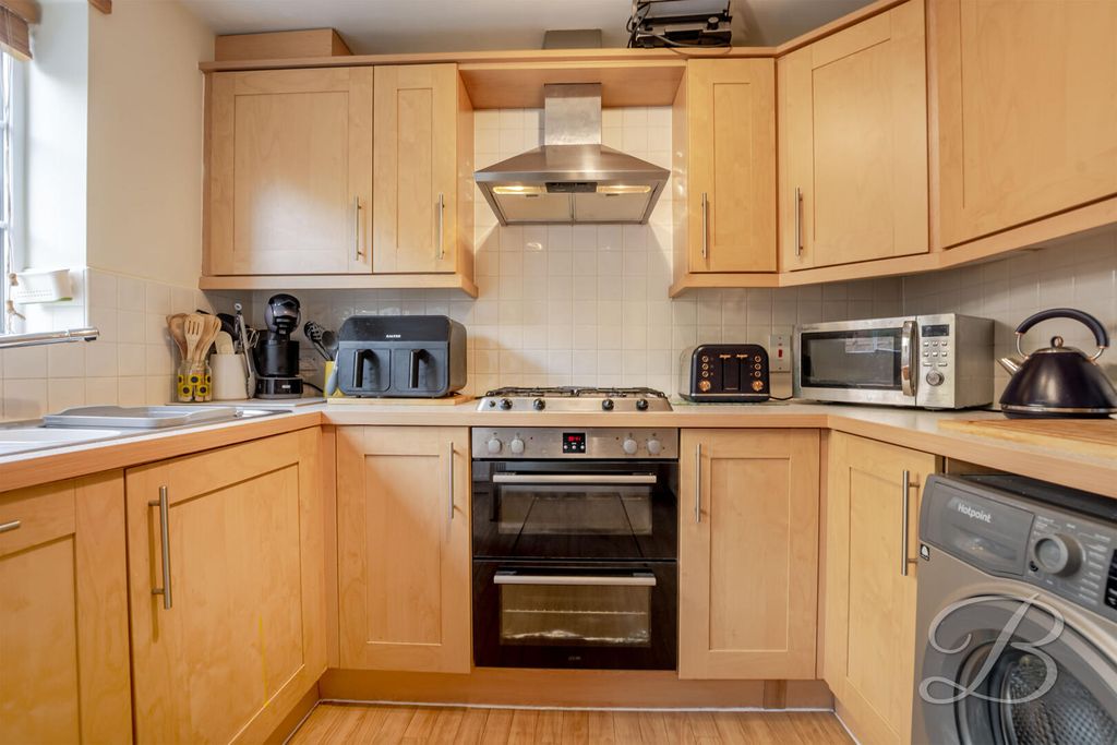 Property photo 2 of 29 Kitchen