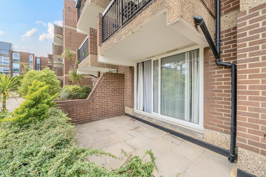 Property photo 3 of 13